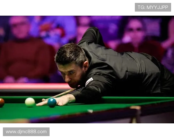 京多安的足球之路：从默默无闻到世界舞台的璀璨明星